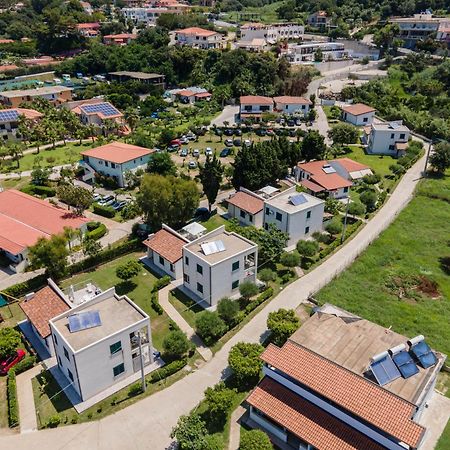 Villaggio Residence Emmesse Дзамброне Екстериор снимка