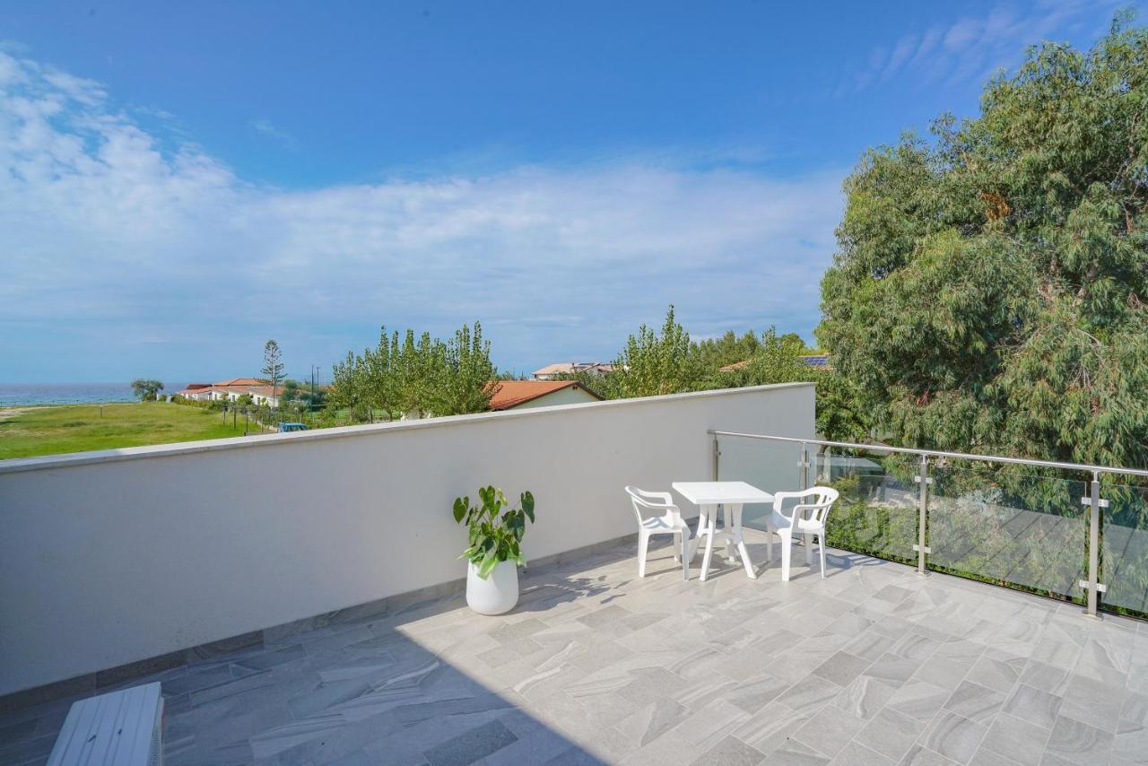 Villaggio Residence Emmesse Дзамброне Екстериор снимка