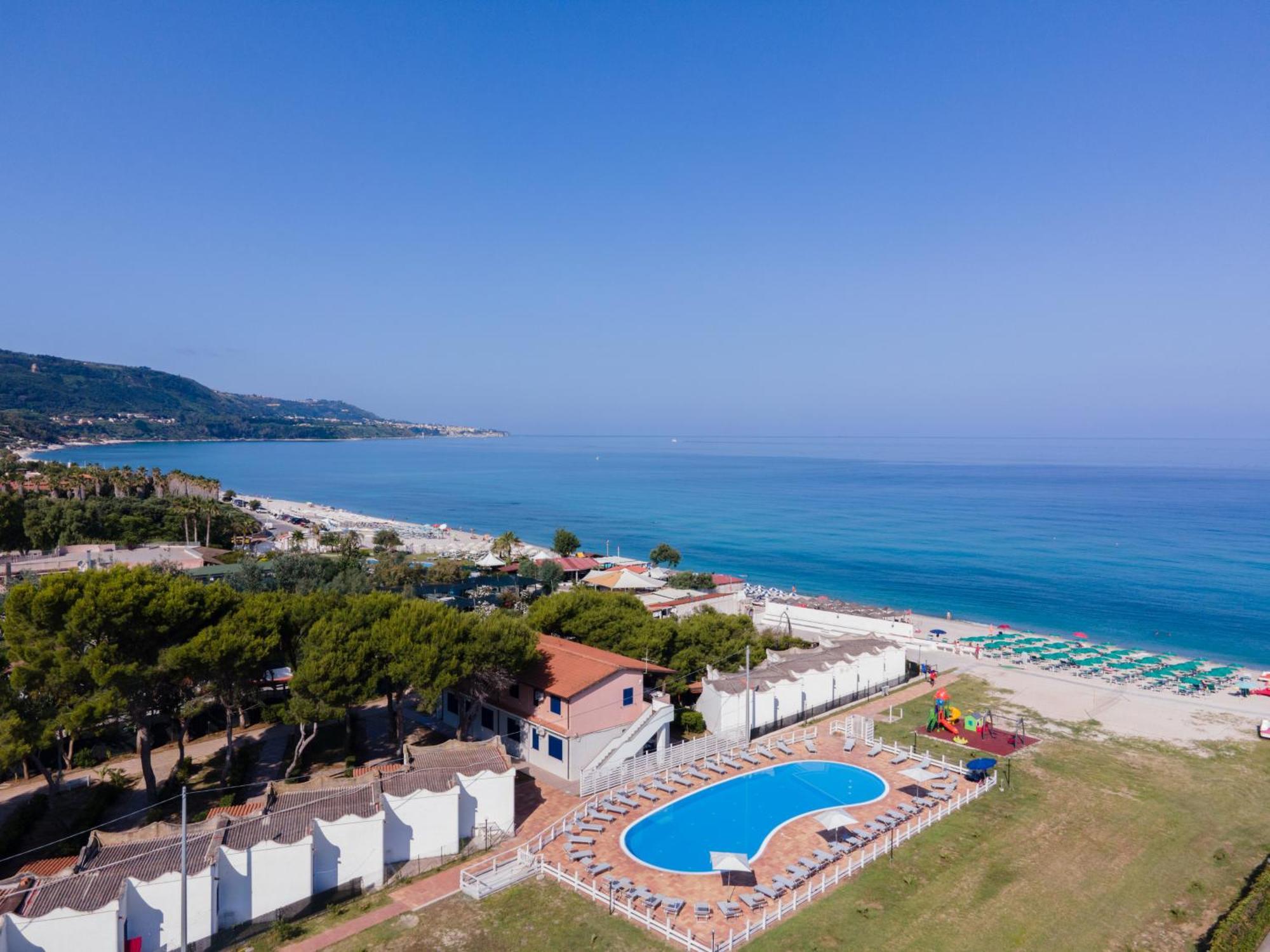 Villaggio Residence Emmesse Дзамброне Екстериор снимка