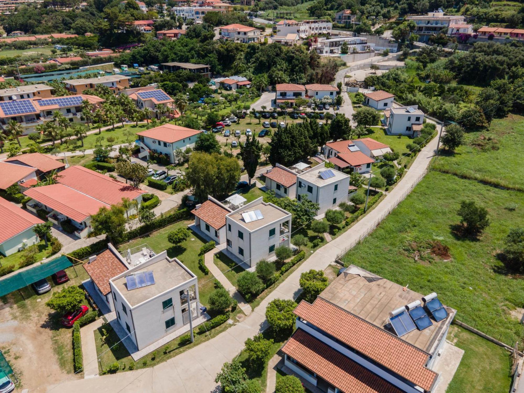 Villaggio Residence Emmesse Дзамброне Екстериор снимка