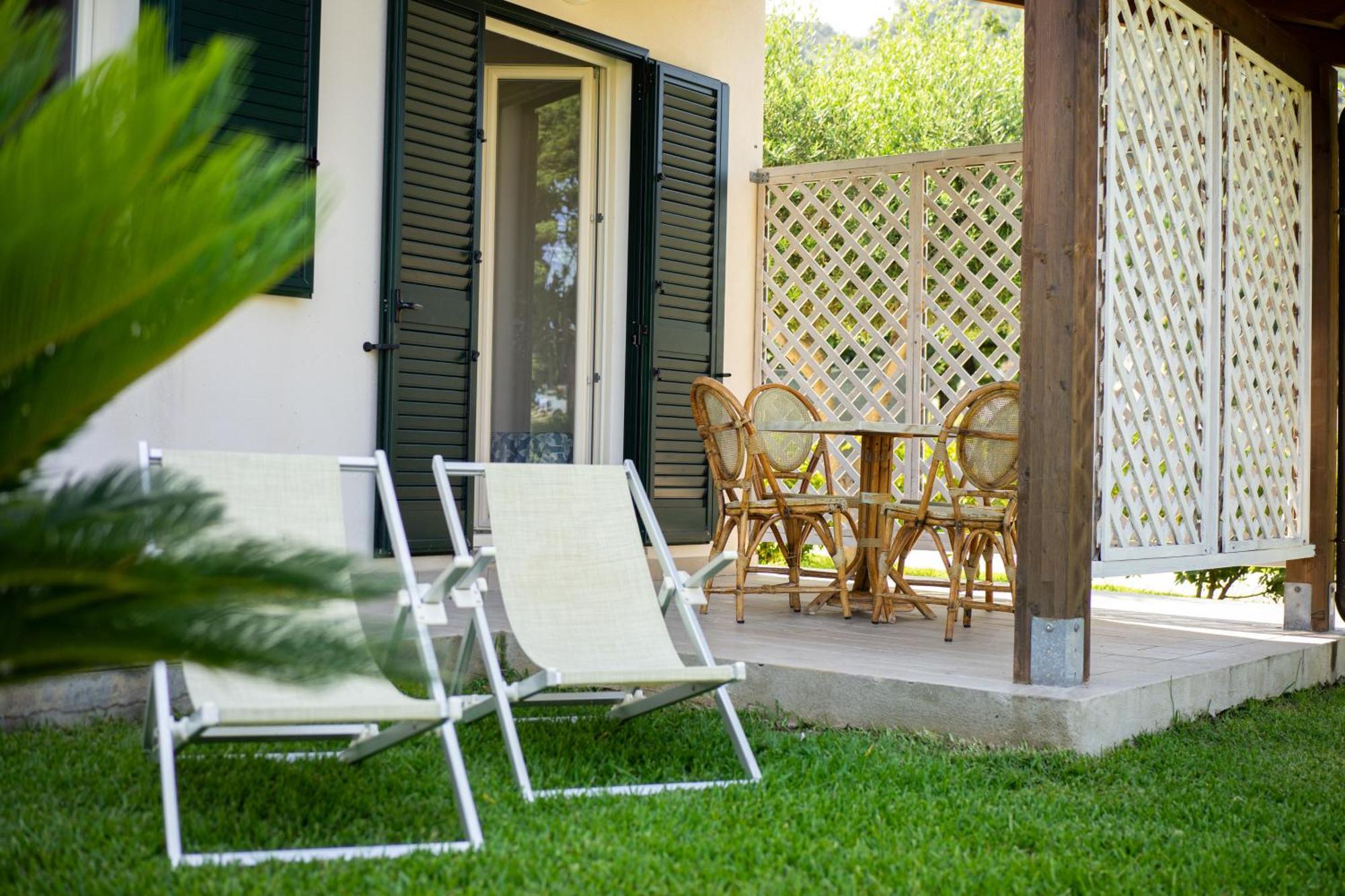 Villaggio Residence Emmesse Дзамброне Екстериор снимка